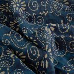 Voile de algodão - flores batik azul-marinho Voile de algodão - flores batik azul-marinho