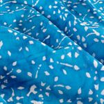 Katoenen voile - batik bloemenranken blauw Katoenen voile - batik bloemenranken blauw