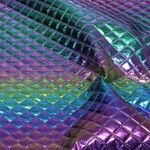 Tissu matelassé pour veste - losanges métalliques couleurs arc-en-ciel Tissu matelassé pour veste - losanges métalliques couleurs arc-en-ciel