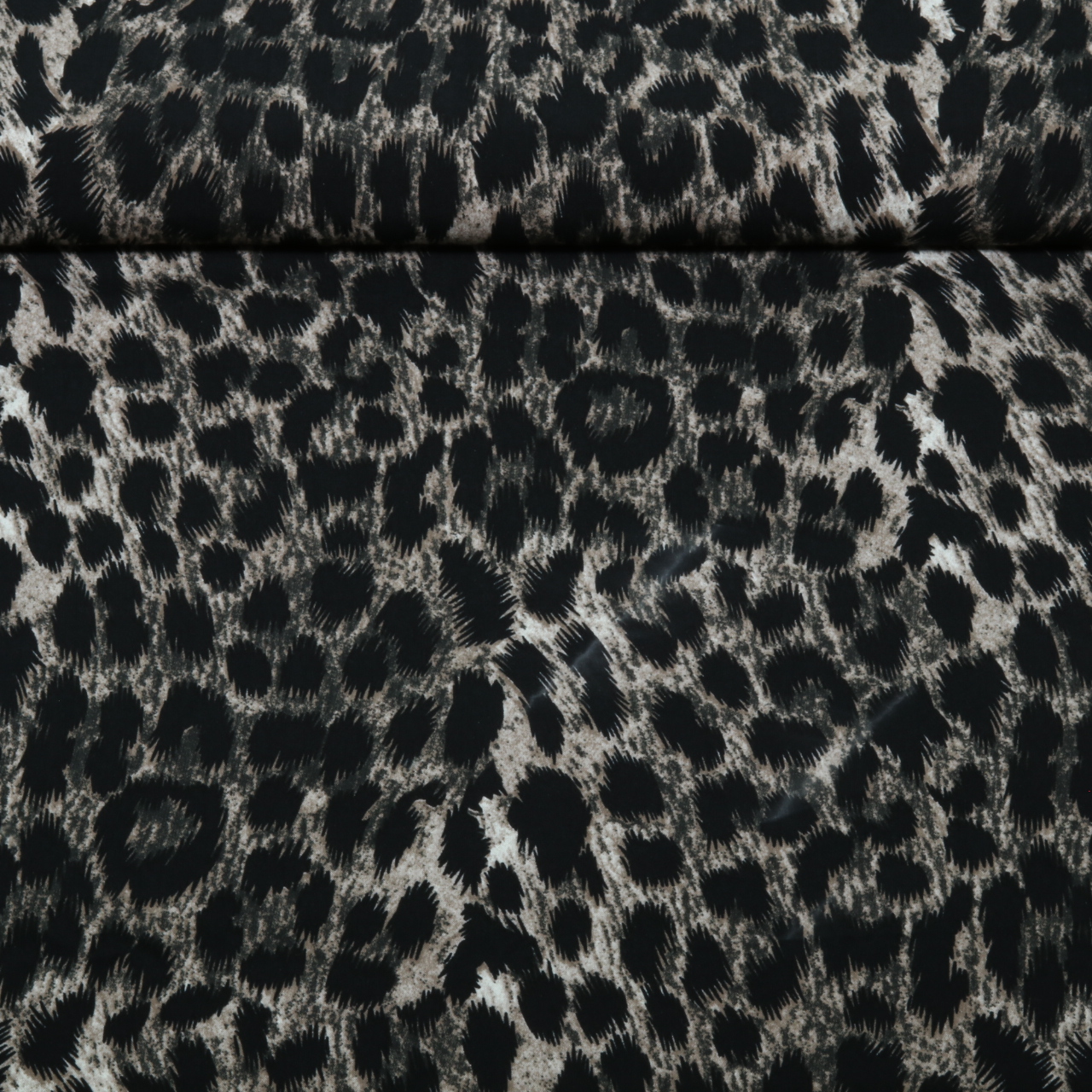 Viscose - Motif léopard en impression numérique noire-0 Viscose - Motif léopard en impression numérique noire-0