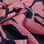 Romanit Jersey - Bladeren en bloemen marineblauw-roze