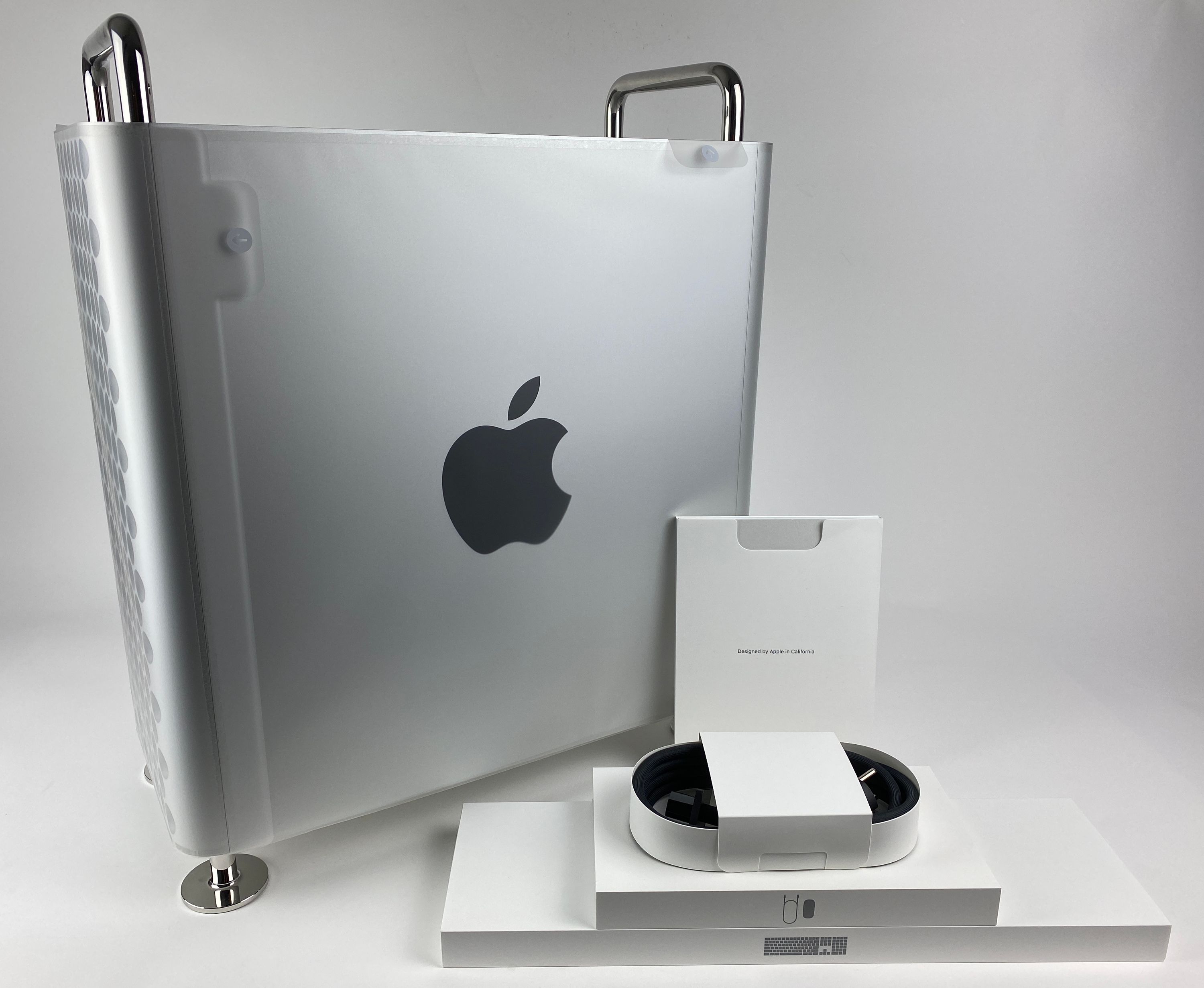 Apple Mac Pro 2023 A2786 M2 Ultra 24-C CPU 60-C GPU 64 GB RAM 1 TB SSD OVP MwSt. Apple Mac Pro 2023 A2786 M2 Ultra 24-C CPU 60-C GPU 64 GB RAM 1 TB SSD OVP MwSt.