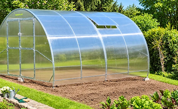 Wärmespeichernde Polycarbonat-Eindeckung UV-beständige 6 mm Polycarbonatplatten am Schober GAUDI Gewächshaus