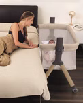 cam-baby-beistellbett-sempreconte-mutter-mit-baby-liegen-zusammen.jpg