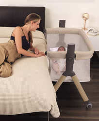 cam-baby-beistellbett-sempreconte-mutter-mit-baby-liegen-zusammen_1.jpg cam-baby-beistellbett-sempreconte-mutter-mit-baby-liegen-zusammen_1.jpg