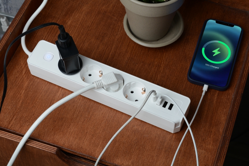 Technaxx 4-fach Steckdosenleiste 4x USB-Ports (1x USB-C) Schalter Kinderschutz Technaxx 4-fach Steckdosenleiste 4x USB-Ports (1x USB-C) Schalter Kinderschutz