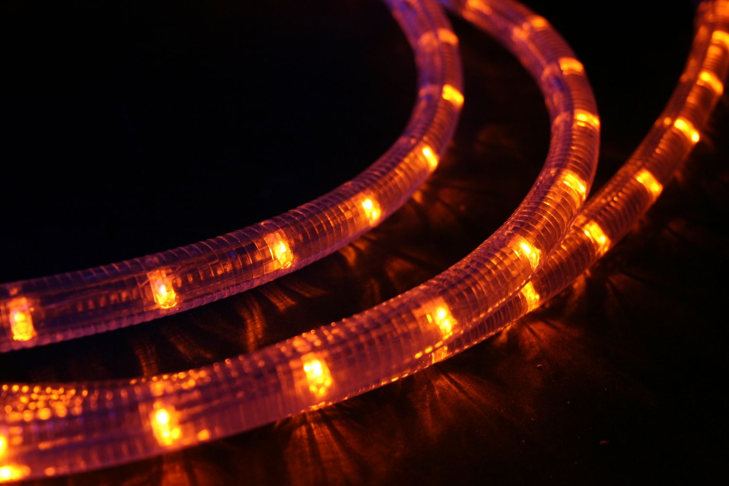230V | 200cm Abschnitt | LED Lichtschlauch Premium Gelb | Dimmbar IP44