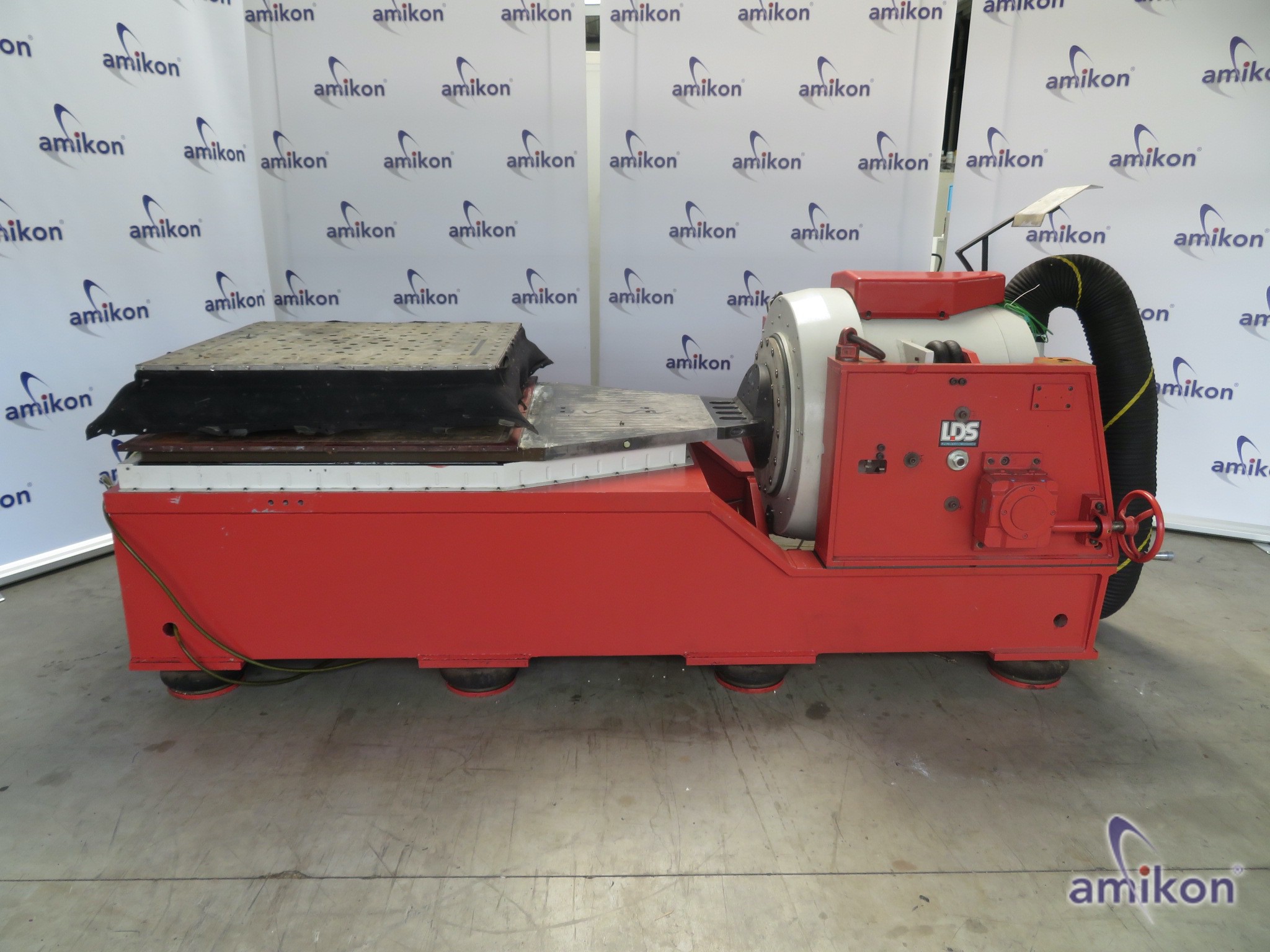 LDS V 890-640 Vibration Test System Vibration Exciter SPA 50K and Power ...