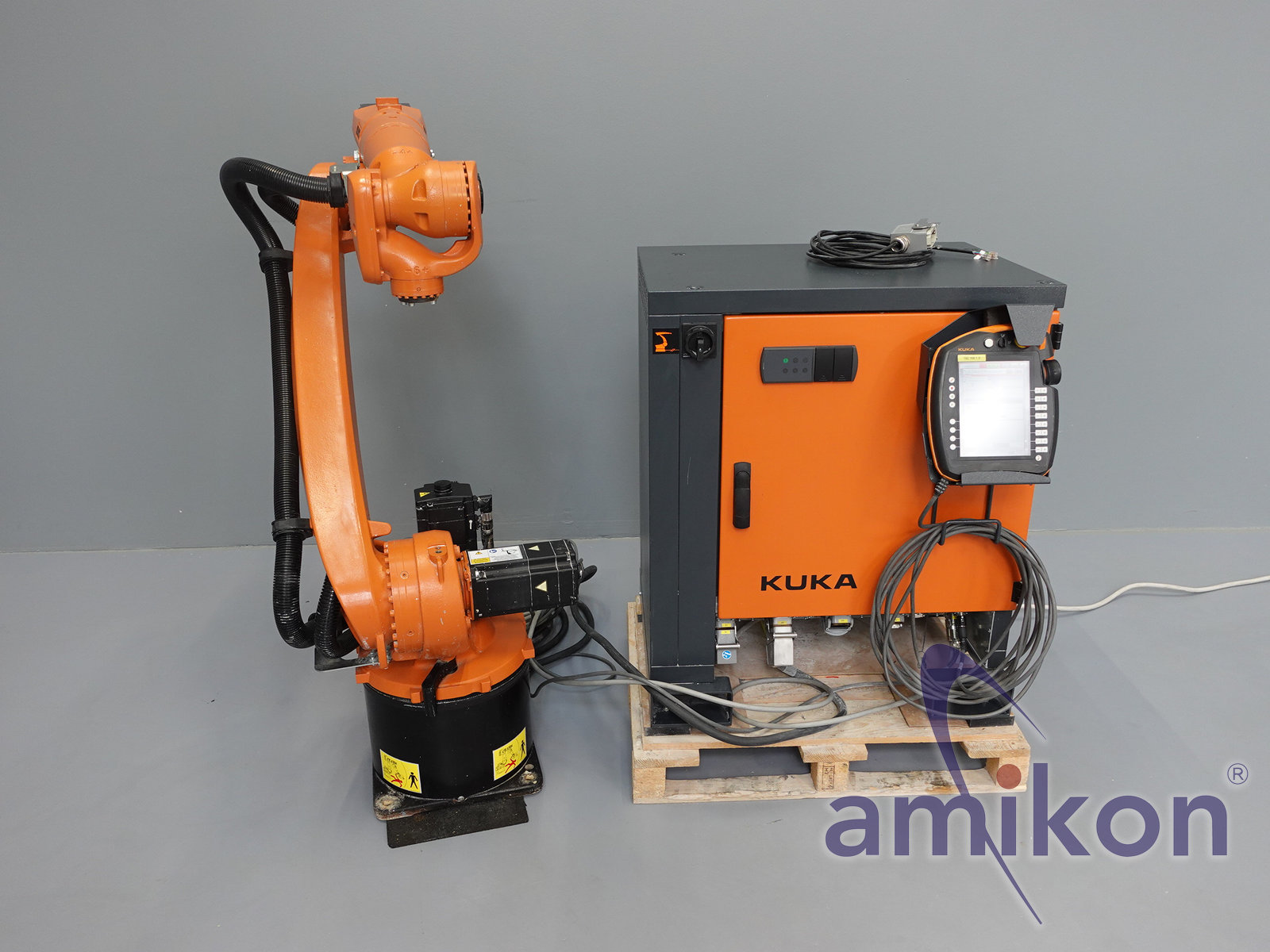 Kuka Robot KUKA KR 16 R2010 with KR C4 control and KUKA smartPAD ...