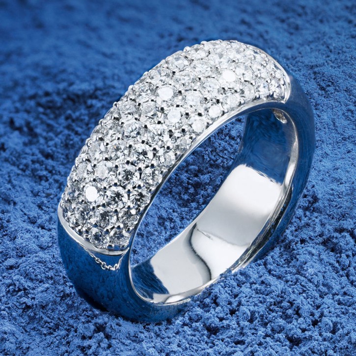 Exklusiver Ring mit 62 Brillanten 585 Weißgold