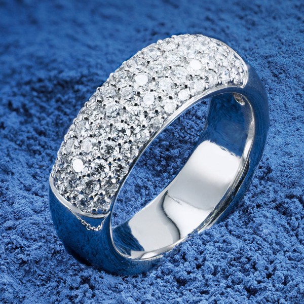 Exklusiver Ring mit 62 Brillanten 585 Weißgold