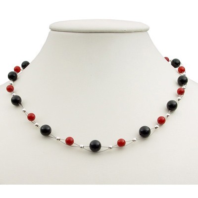 Kette aus Onyx und Koralle und 925 Silber