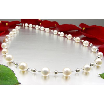 Kette aus echten Perlen und 925 Silber creme-weiß