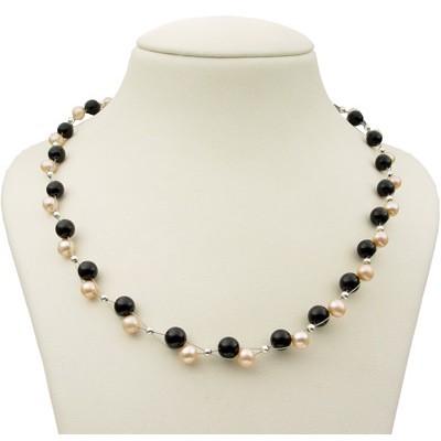 Kette aus Onyx und rosé Perlen