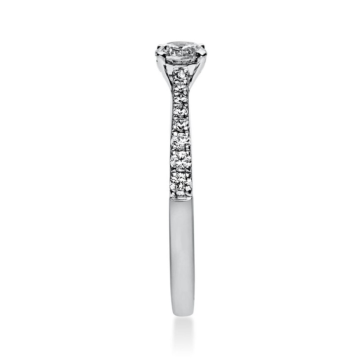 Ring aus 585 Weißgold mit 17 Brillanten 0.51 Ct