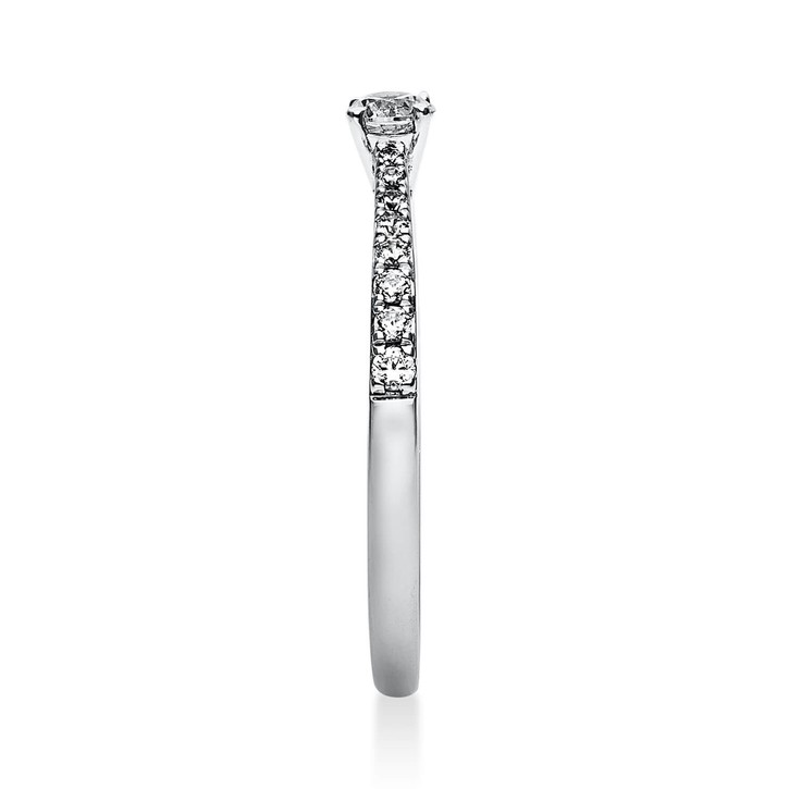 Ring aus 750 Weißgold mit 17 Brillanten 0.30 Ct