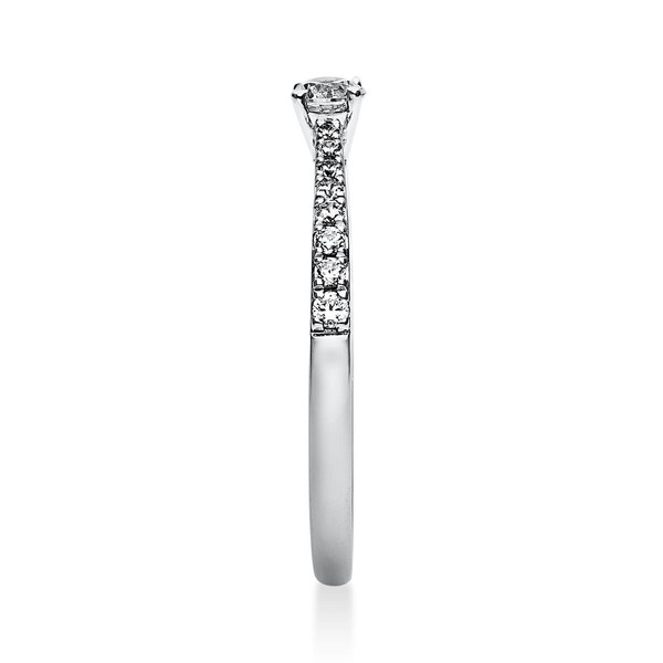 Ring aus 750 Weißgold mit 17 Brillanten 0.30 Ct