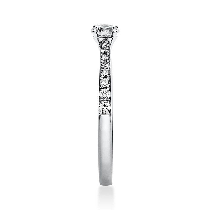 Ring aus 950 Platin mit 17 Brillanten 0.37 Ct
