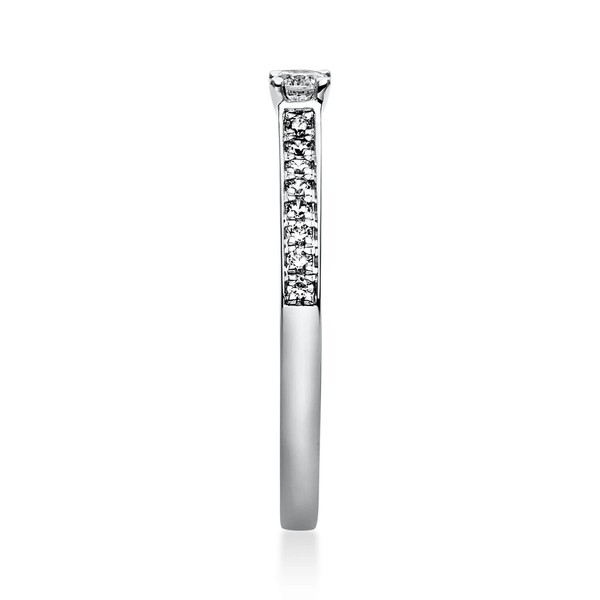 Ring aus 950 Platin mit 17 Brillanten 0.22 Ct