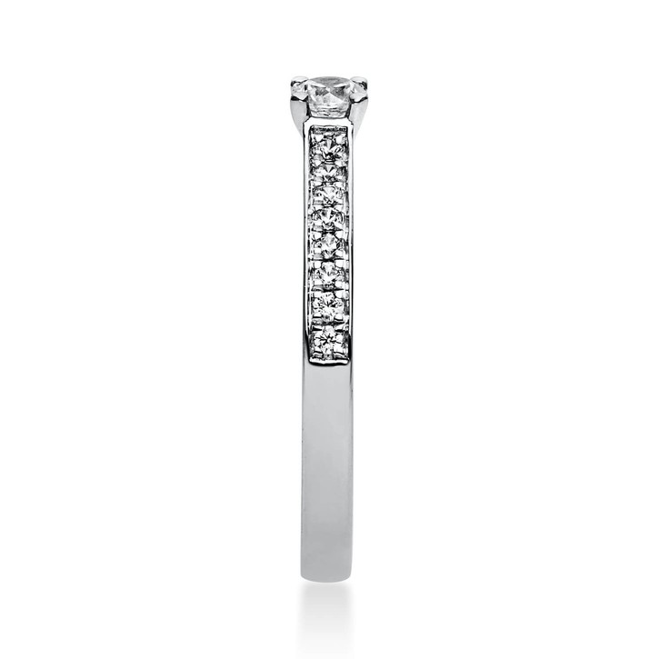 Ring aus 585 Weißgold mit 17 Brillanten 0.29 Ct