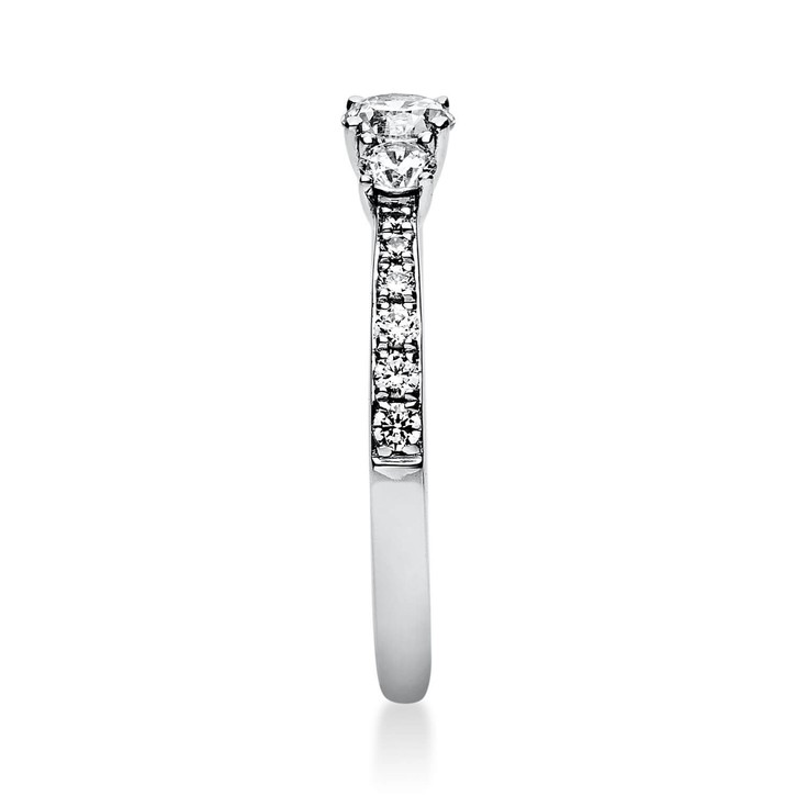 Ring aus 950 Platin mit 15 Brillanten 0.58 Ct