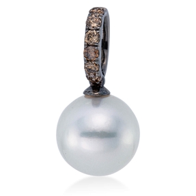 Anhänger 750 Weißgold Südsee-Perle 10mm weiß 6 Brillanten 0,14ct braun 19x1,8mm Anhänger 750 Weißgold Südsee-Perle 10mm weiß 6 Brillanten 0,14ct braun 19x1,8mm