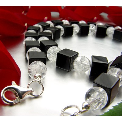 Kette aus Onyx und Bergkristall und 925 Silber