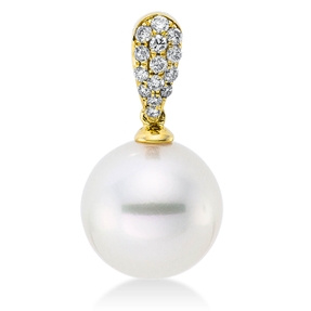 Anhänger 750 Gelbgold Südsee-Perle 11mm weiß 14 Brillanten 0,12ct W-SI 20x3,6mm Anhänger 750 Gelbgold Südsee-Perle 11mm weiß 14 Brillanten 0,12ct W-SI 20x3,6mm