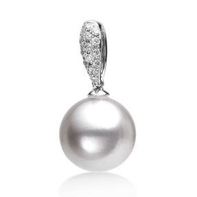Anhänger aus 750 Weißgold Tahiti-Perle 10mm silbergrau 14 Brillanten 0,08ct W-SI Anhänger aus 750 Weißgold Tahiti-Perle 10mm silbergrau 14 Brillanten 0,08ct W-SI