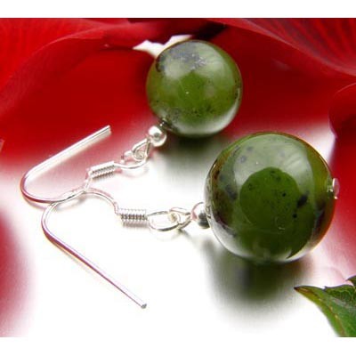 Ohrhänger aus Jade und 925 Silber