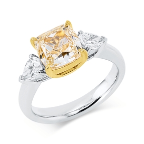 Ring aus 750 Gold gelb/weiß 3 Diamanten 3,65ct B:7,8mm