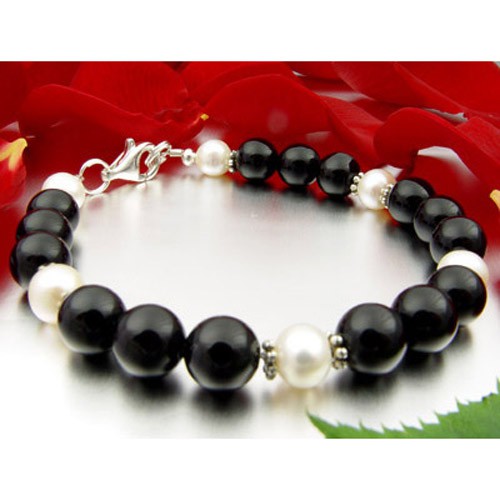 Armband aus Onyx Süßwasserperlen und 925 Silber