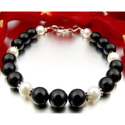 Armband aus Onyx Süßwasserperlen und 925 Silber