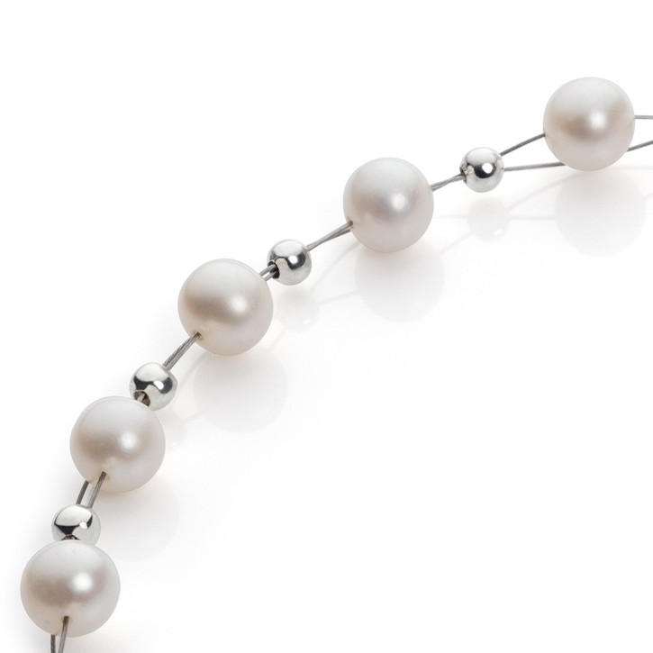 Armband aus Perlen creme-weiß