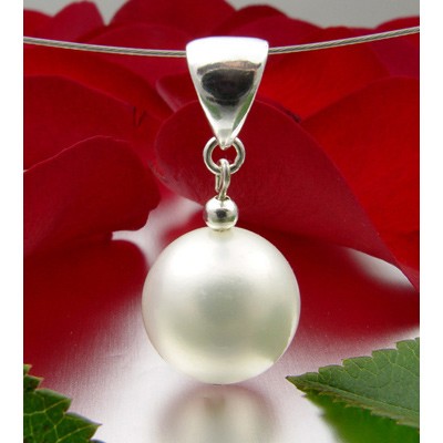 Anhänger aus Muschelkernperle und 925 Silber weiß