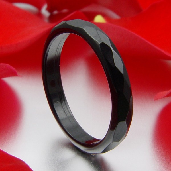 Ring aus Onyx facettiert dünn