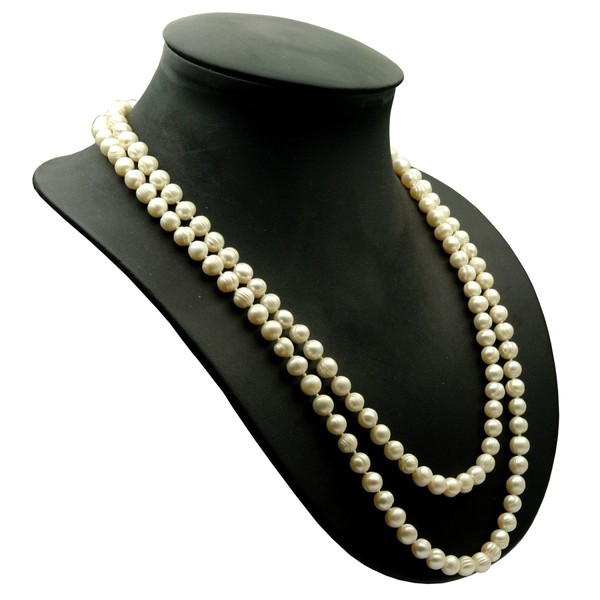 Lange Kette aus Perlen