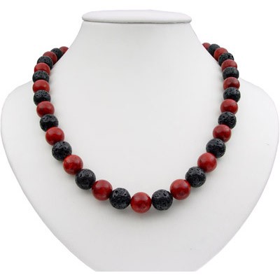 Kette aus Koralle und Lava