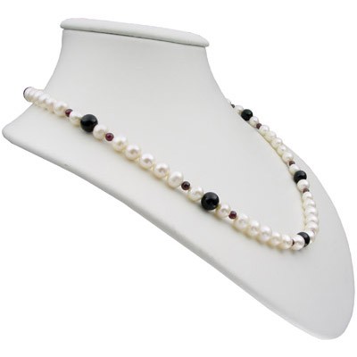 Damen-Kette aus Onyx und Granat und Perlen