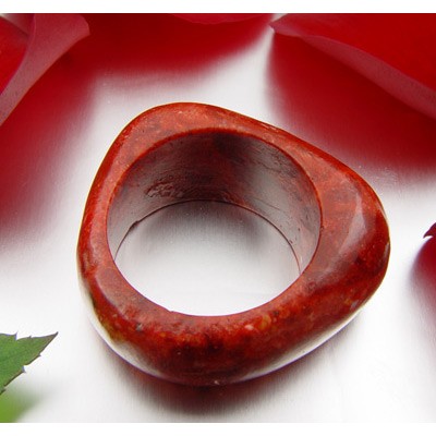 Ring aus Schaumkoralle