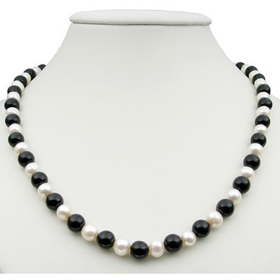 Kette aus Onyx und Perlen und 925 Silber