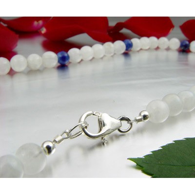 Kette aus Mondstein und Lapis-Lazuli und Silber