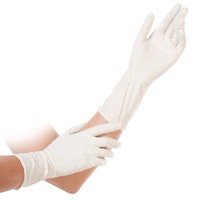 Hände in langen weißen Nitril-Handschuhen, die Handschuhschäfte reichen weit den Arm hinauf Hände in langen weißen Nitril-Handschuhen, die Handschuhschäfte reichen weit den Arm hinauf