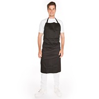 Person in schwarzer Latzschürze mit Nackenband und Bindeband, Frontansicht über weißem Shirt Person in schwarzer Latzschürze mit Nackenband und Bindeband, Frontansicht über weißem Shirt