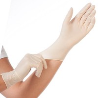 Heller Einweghandschuh wird über das Handgelenk gezogen, Hand nach oben gestreckt Heller Einweghandschuh wird über das Handgelenk gezogen, Hand nach oben gestreckt