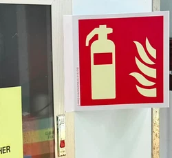 fahnenschild-feuerlo--scher-nachleuchtend-2.jpeg fahnenschild-feuerlo--scher-nachleuchtend-2.jpeg
