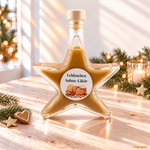 Lebkuchen Sahnelikör Sternflasche Weihnachtsflasche im festlichen Ambiente – Geschenkidee Sternflasche Weihnachtsflasche mit cremigem Lebkuchen-Sahnelikör in weihnachtlicher Deko-Szene mit Lebkuchenherzen und Zimtstangen – perfekt als Adventsgeschenk, Mitbringsel oder Firmenpräsent