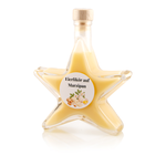 Eierlikör auf Marzipan Sternflasche Likörflasche 200 ml – Seitenansicht rechts Sternflasche Likörflasche mit cremigem Eierlikör mit feiner Marzipannote, Seitenansicht rechts, auffällige Sternform aus stabilem Klarglas