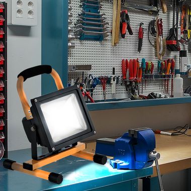 LED Baustrahler, schwarz gelb, Spot schwenkbar