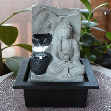 Fontana da tavolo a LED nel design del Buddha, altezza 25,5 cm ALBERT